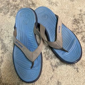 CROC  Flip Flops Blue Cushion Size 8 women’s, comfortable with very little wear.